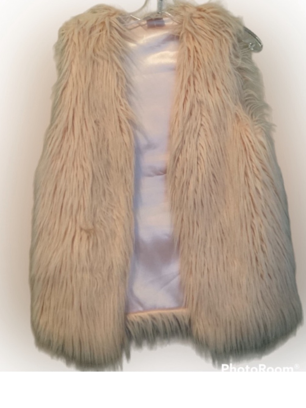 Woman’s faux fur pink vest